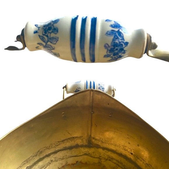 Dutch Copperware Coal Scuttle Vintage Large Lion Head Copper Porcelain Handles - Picture 5 of 11